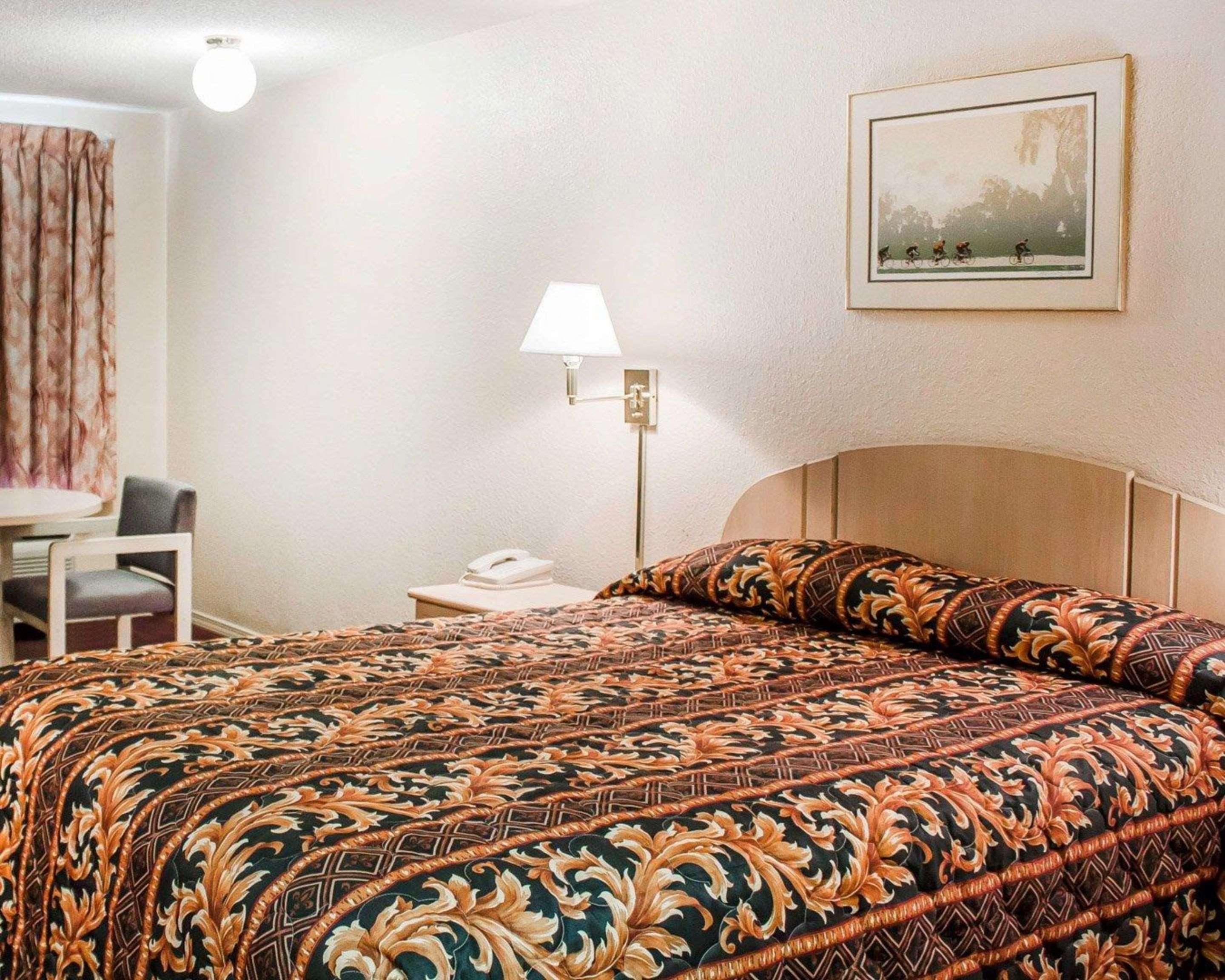 Rodeway Inn Финдли Экстерьер фото