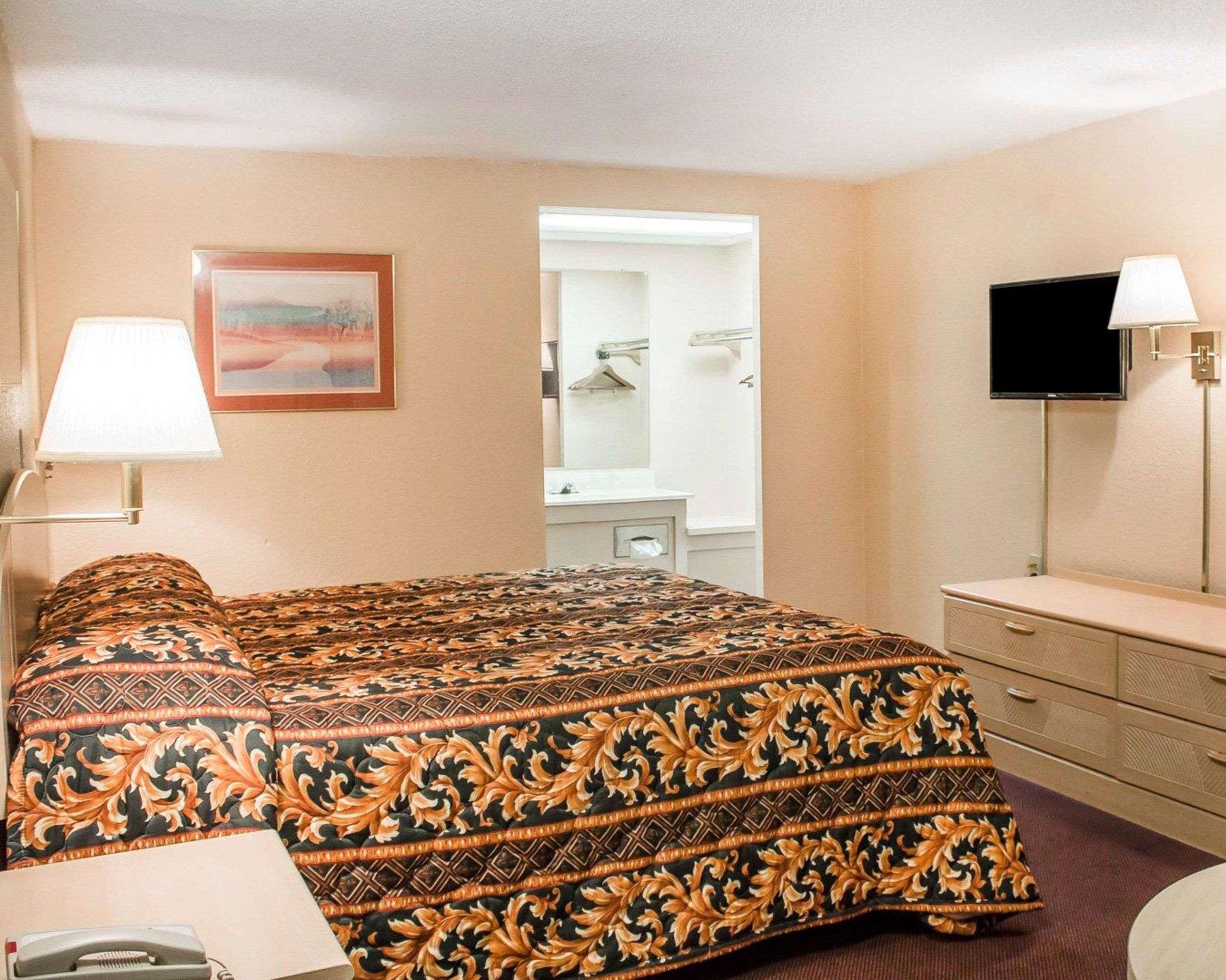 Rodeway Inn Финдли Экстерьер фото
