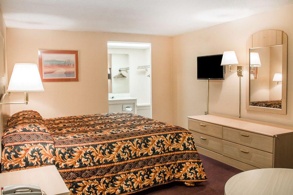 Rodeway Inn Финдли Экстерьер фото