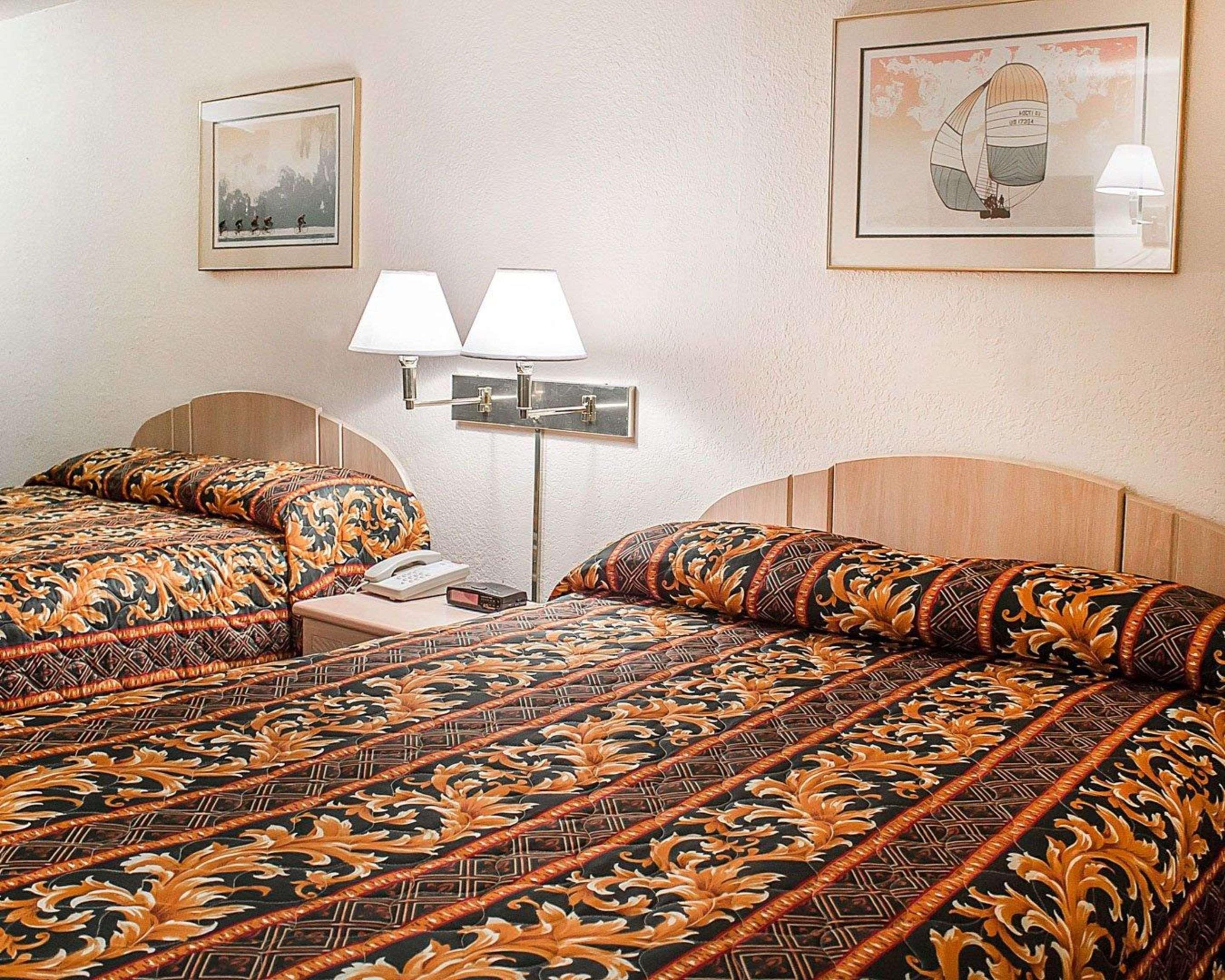 Rodeway Inn Финдли Экстерьер фото