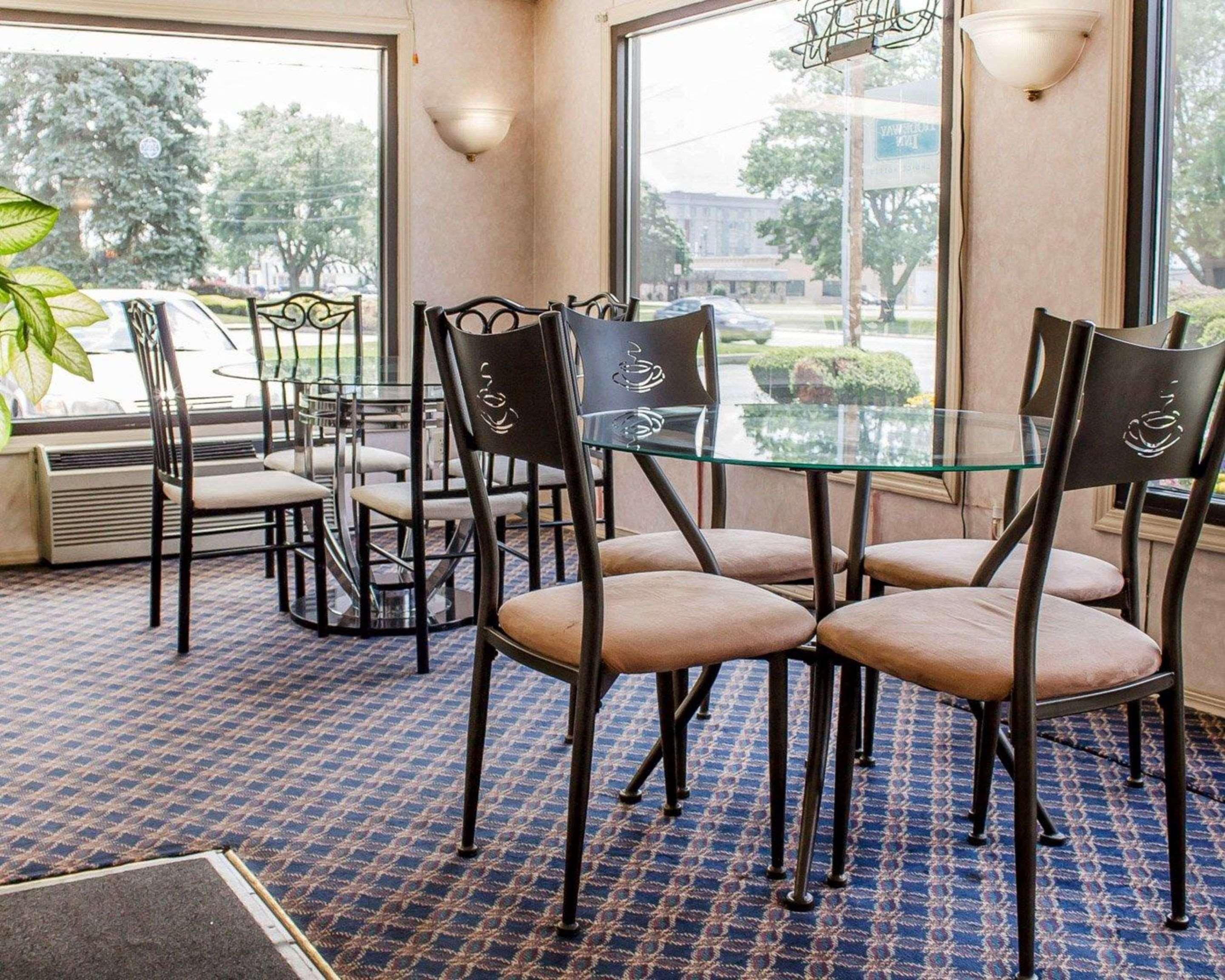 Rodeway Inn Финдли Экстерьер фото