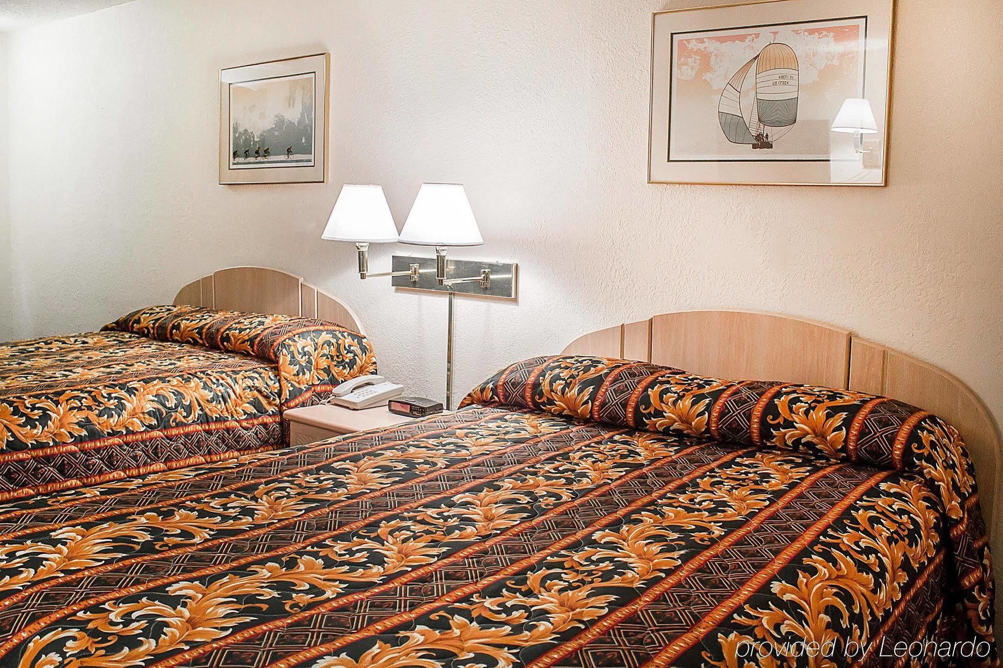 Rodeway Inn Финдли Экстерьер фото